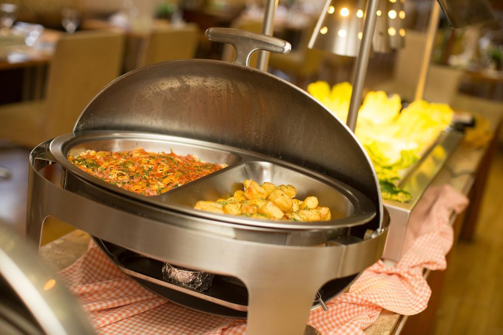 Grand Bittar Hotel Brasilia Esterno foto A chafing dish